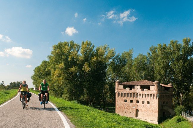 The Right Po cycle path The Right Po cycle path