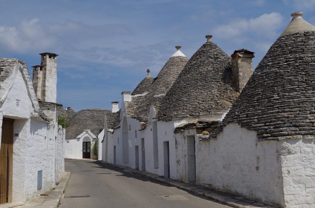 Bicycle touring with the family from Locorotondo to Alberobello