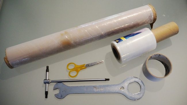 How to pack the bike to travel on plane and train?