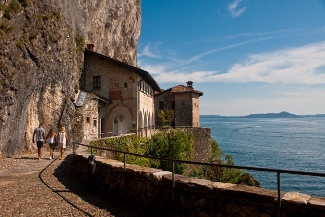 Cycling on Lake Maggiore: landscapes, villages, specialties