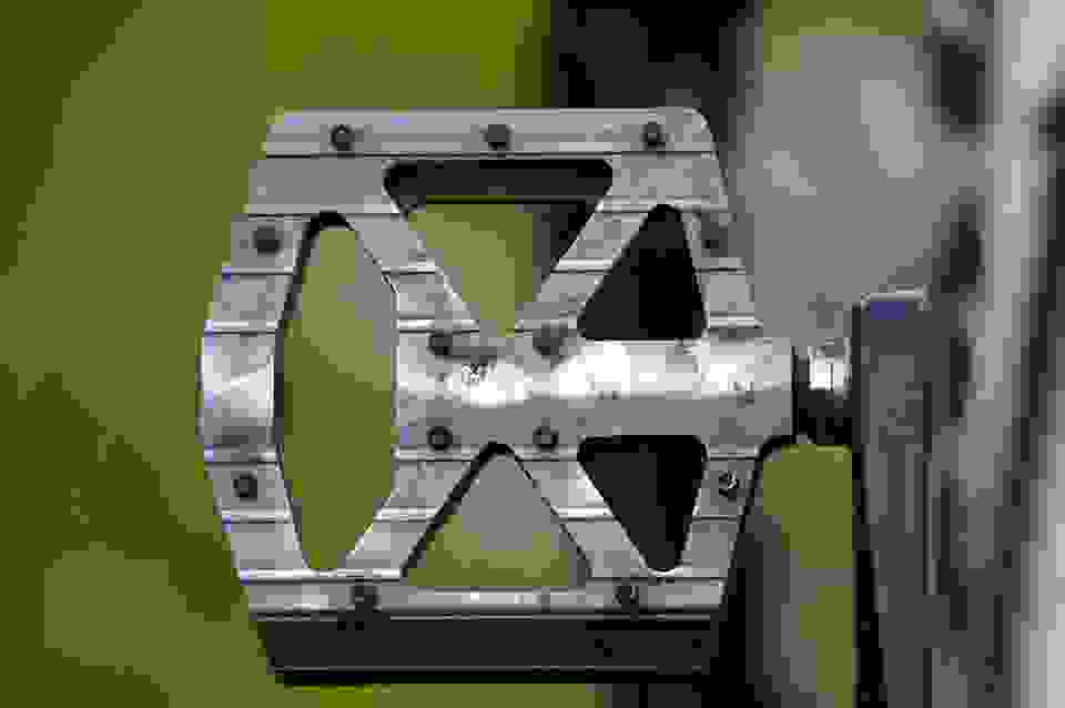 Main maintenance operations of flat pedals